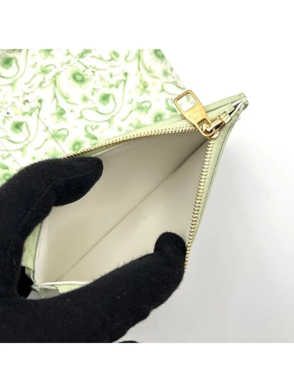 Louis Vuitton Taurillon Capucines Compact Green Trifold Wallet